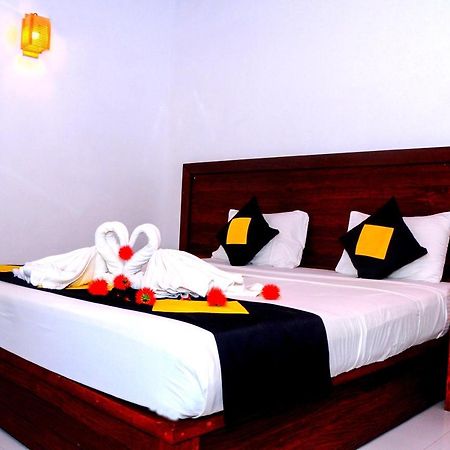 Happy Banana Hotel Unawatuna Extérieur photo