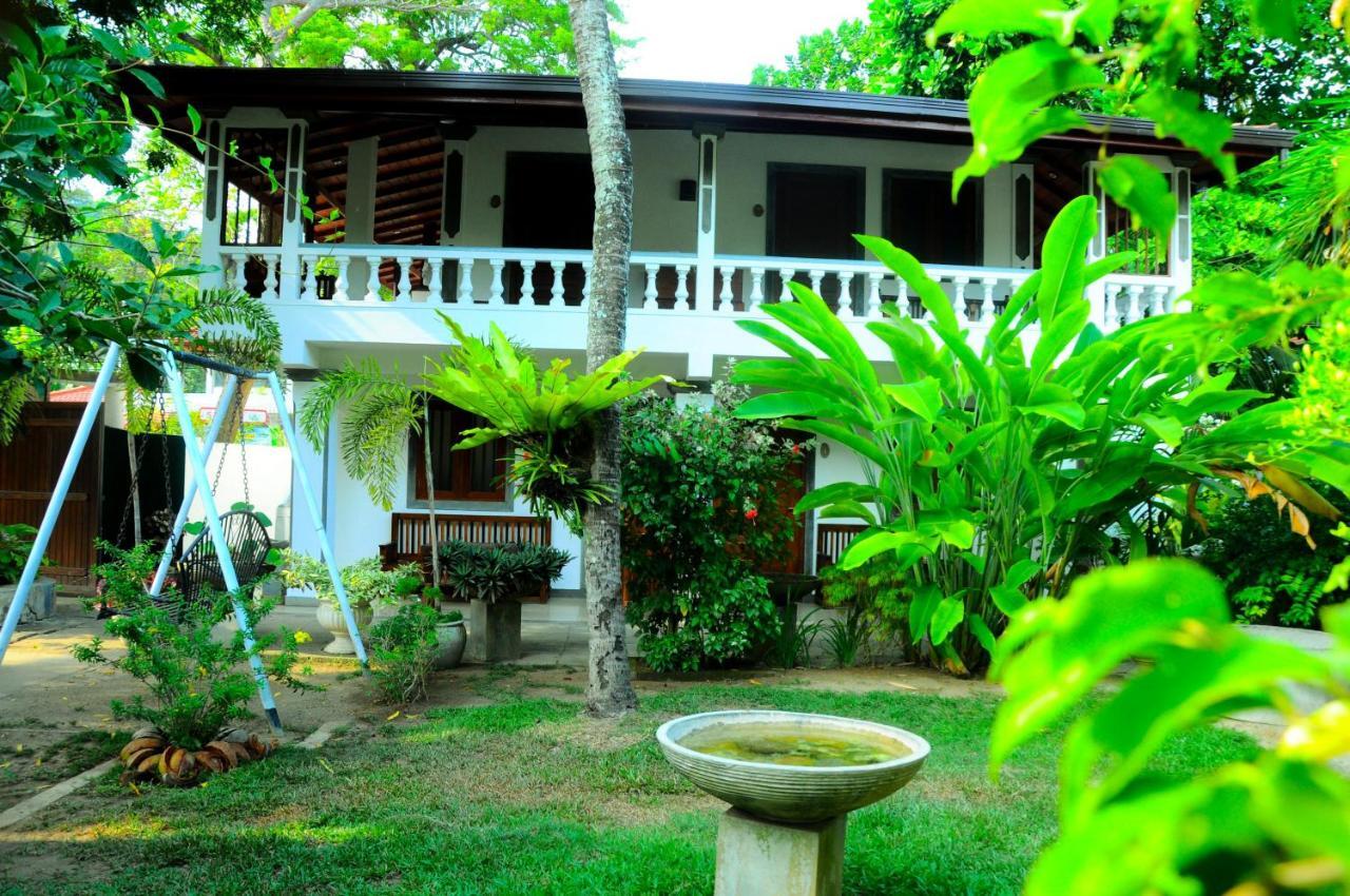 Happy Banana Hotel Unawatuna Extérieur photo