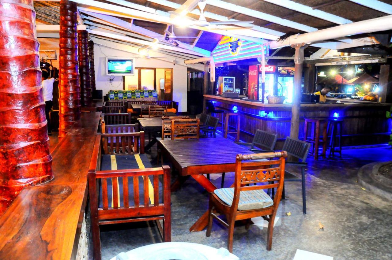 Happy Banana Hotel Unawatuna Extérieur photo
