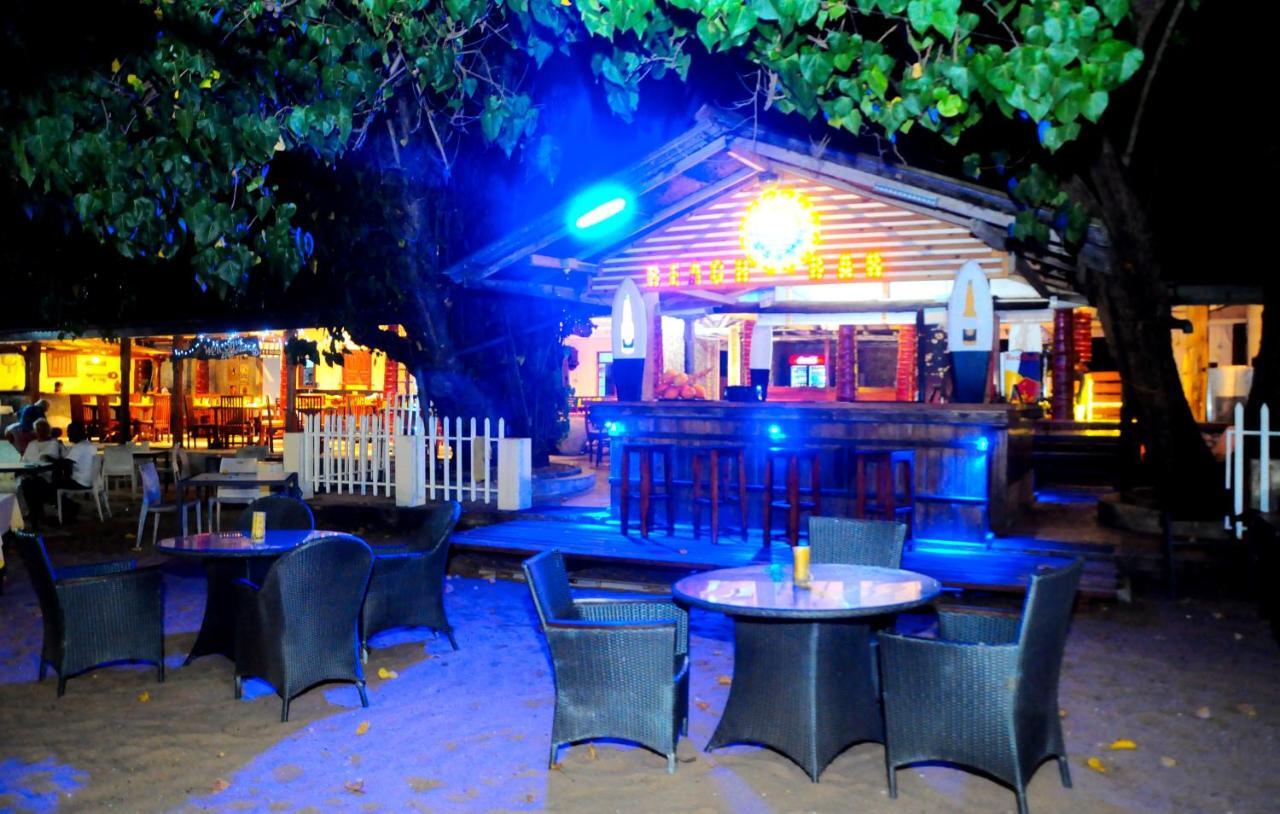 Happy Banana Hotel Unawatuna Extérieur photo