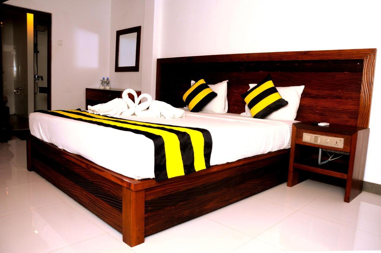 Happy Banana Hotel Unawatuna Extérieur photo