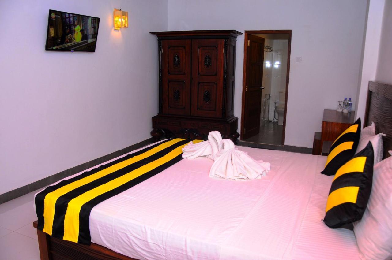 Happy Banana Hotel Unawatuna Extérieur photo