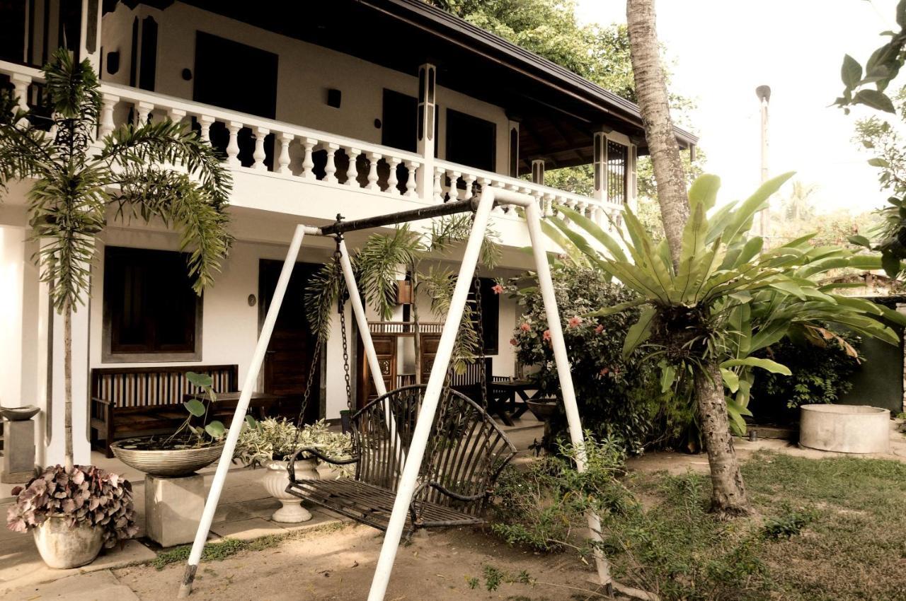 Happy Banana Hotel Unawatuna Extérieur photo
