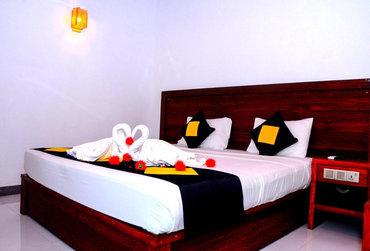 Happy Banana Hotel Unawatuna Extérieur photo