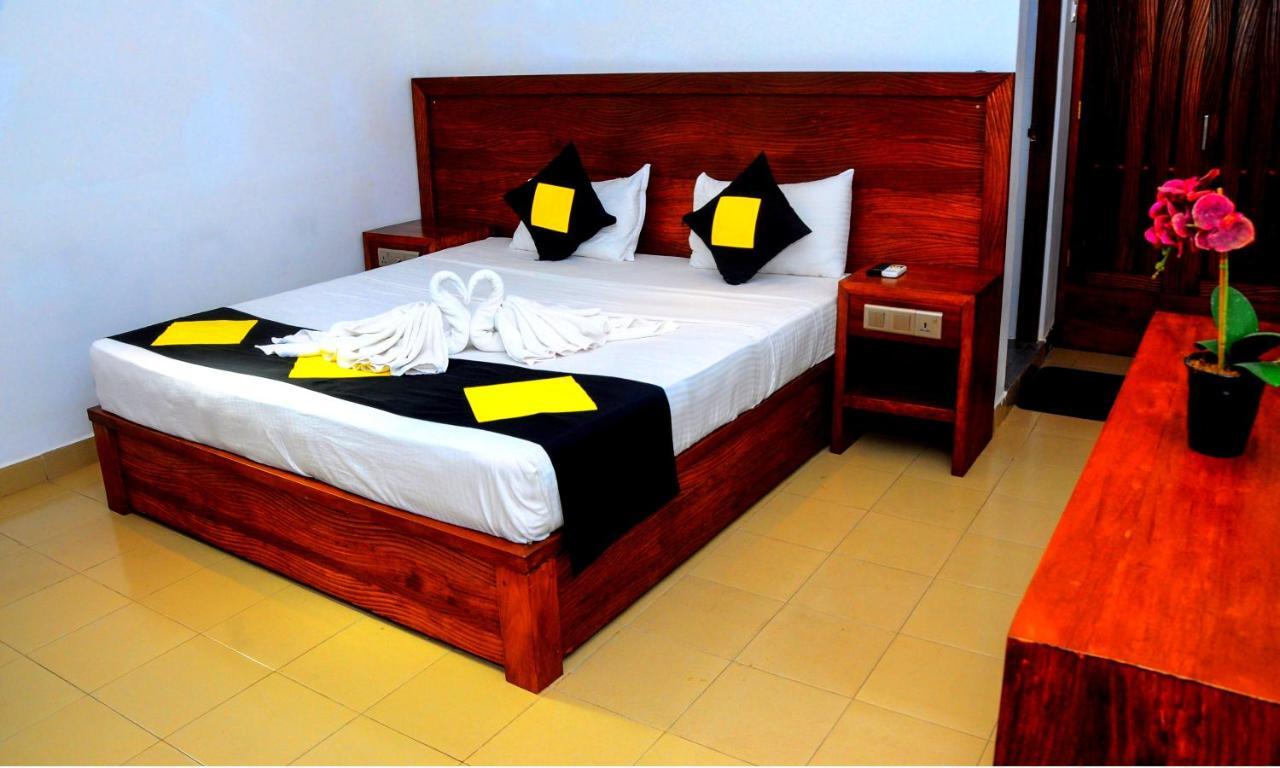 Happy Banana Hotel Unawatuna Extérieur photo